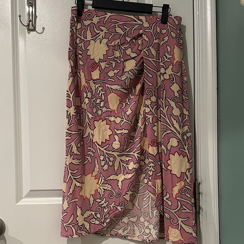 Knox Rose Pink and Cream Floral Skirt